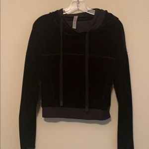 Alo yoga velvet sweatshirt black